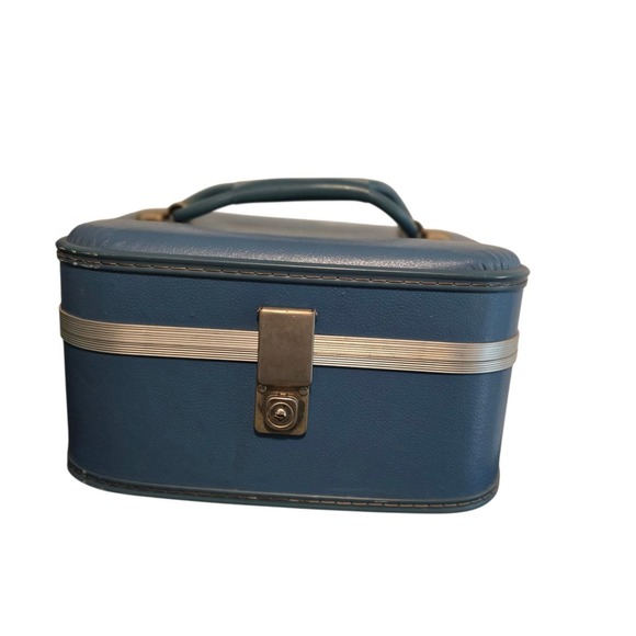 The Unbranded Brand Handbags - Vintage‎ Blue Hard Shell Train Case Makeup Vanity Travel Bag Mirror Mid Century